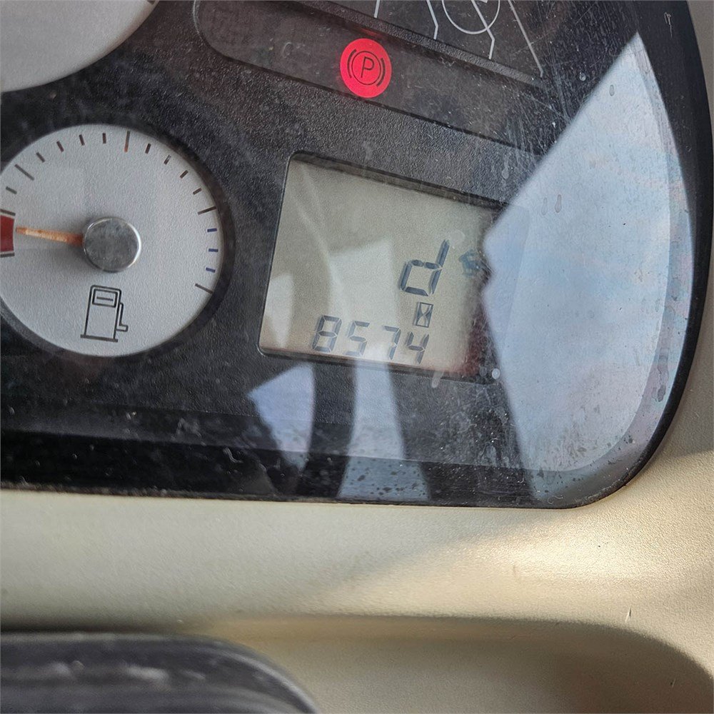 03caaea8-5aff-48f8-b860-3930144169b8_largesize massey ferguson 6480 145 ch 8 574 h 2004