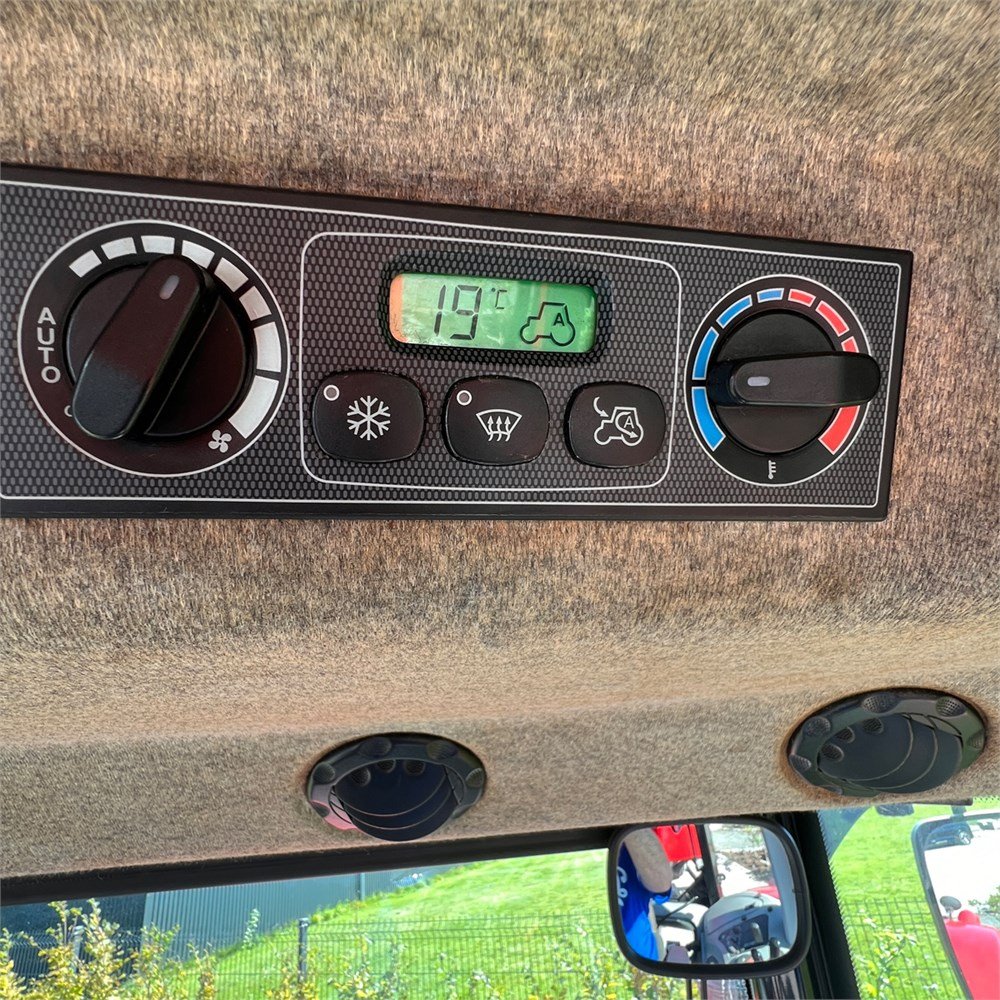 04d8ba2d-a1bd-4132-8f8e-28298133a55a_largesize massey ferguson 6480 – 147 ch – 2008 – 7 700 h