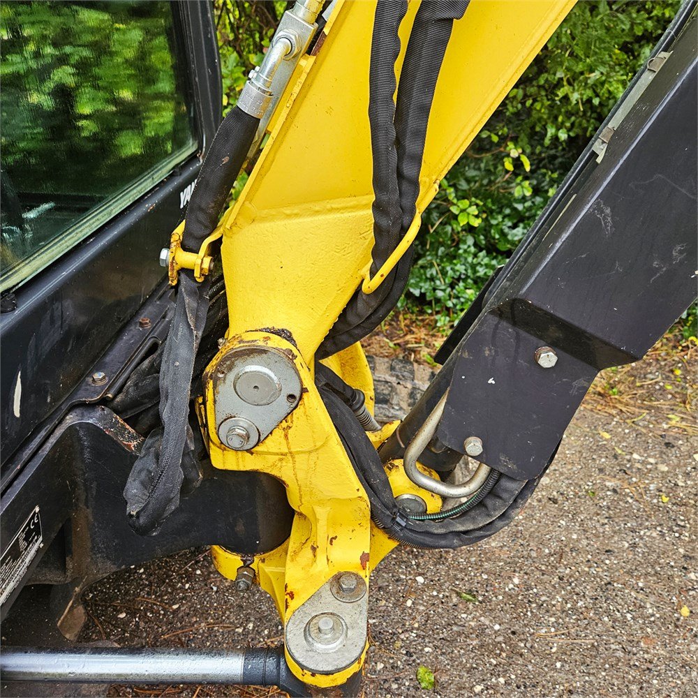 059d8a28-6371-4228-aa2c-dceadafbbd06_largesize yanmar sv22 – 2t2 – 1 699 h – 2020