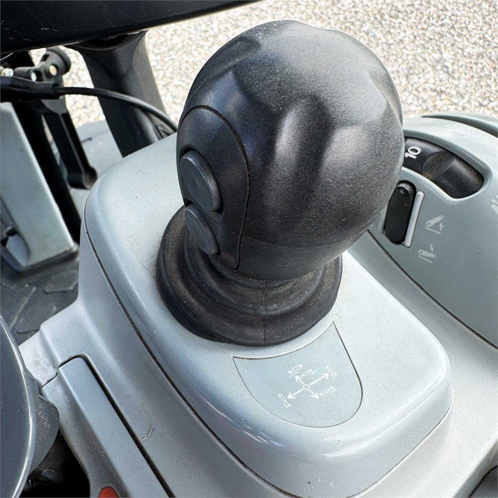 06de25d4-25cf-46f3-ba4a-dec28d1d8458_largesize new holland t 7.250 auto command – 200 ch – 2012 – 7 775 h