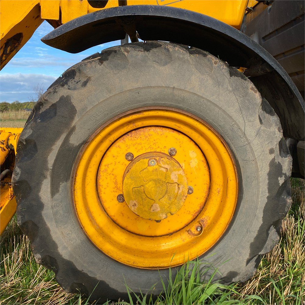 09c12855-6802-4047-8385-7c7a3dfd33b5_largesize jcb 537 135 – 13,5 m – 4 500 h – 2001