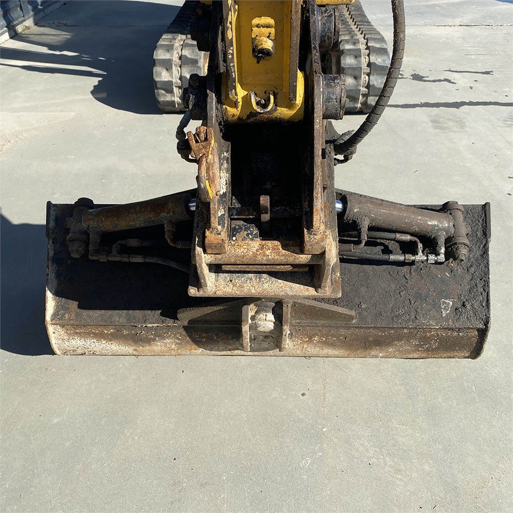 0acb125e-f08e-4c71-ba2e-f5961d4dbb8f_largesize caterpillar 302.2d – 2t2 – 5 415 h – 2013