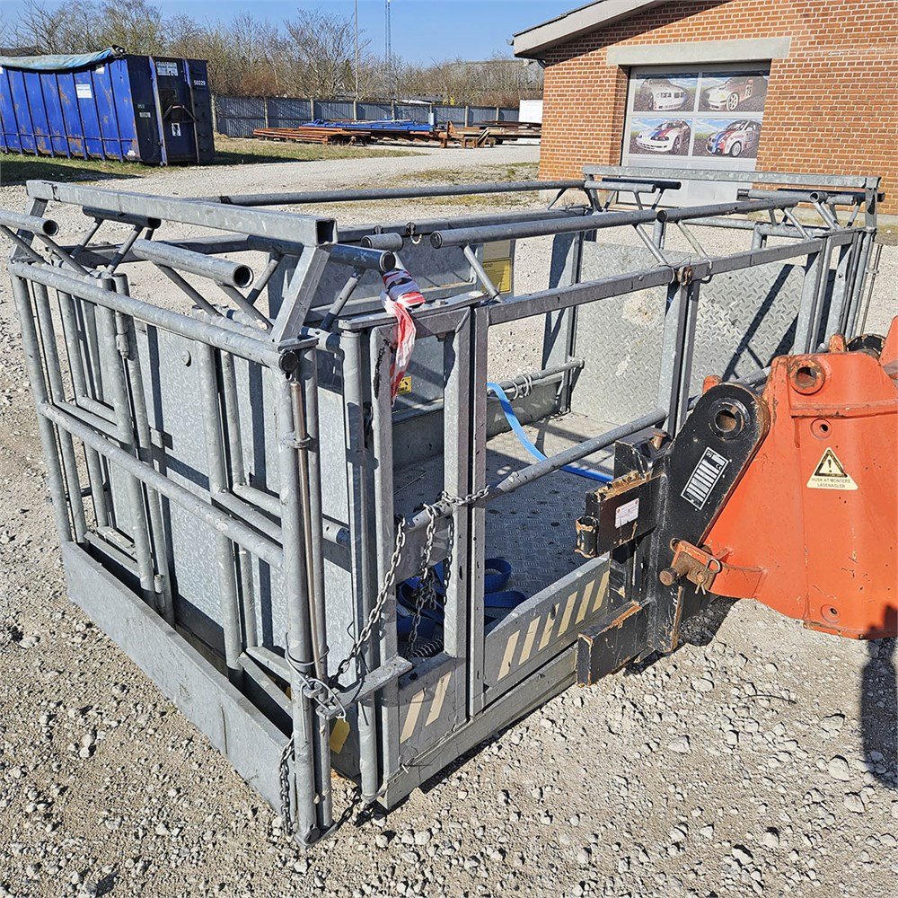 0b415a1b-f3ae-4046-bdaf-8d9df8d9c639_largesize manitou mrt 2150 turbo privilege 21 m 9 410 h 2010