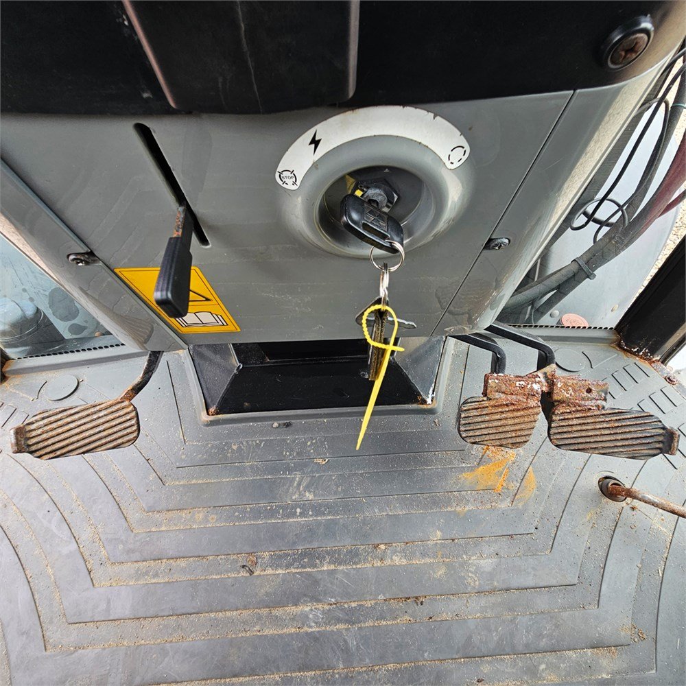 0b5f1365-bc15-4ca6-b5f6-0deb72357a9f_largesize massey ferguson 3625 – 69 ch – 2013 – 3 448 h