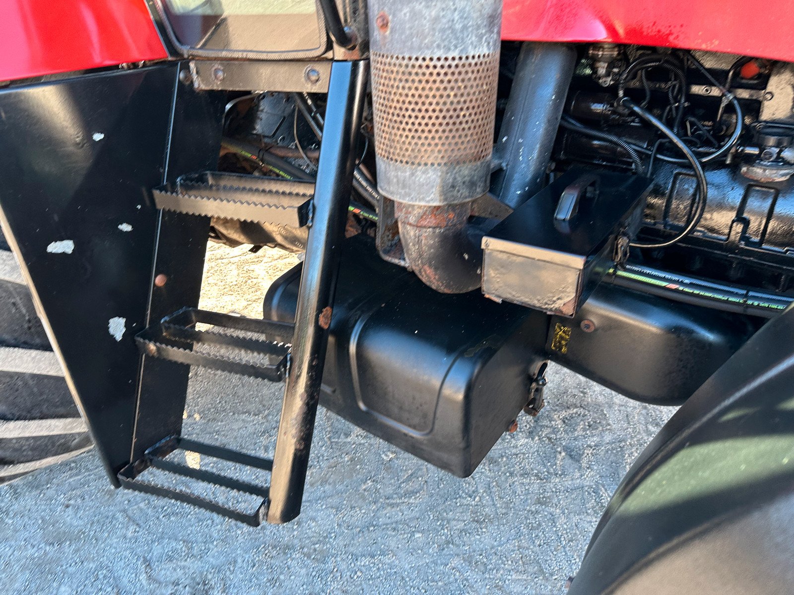 0c0199f1-7fd7-4ba6-9fcf-38e8c34d9614 case ih cvx 130 – 130ch – 5 600 h – 2001