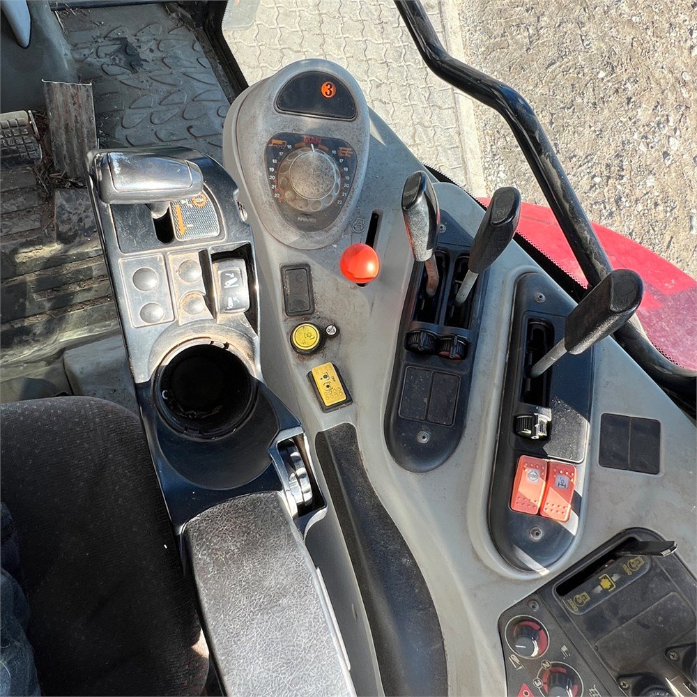 0ecac69b-9cb2-49cd-a2ca-3208543d17a0_largesize massey ferguson 6480 dyna 6 – 145 ch – 2007 – 3 678 h