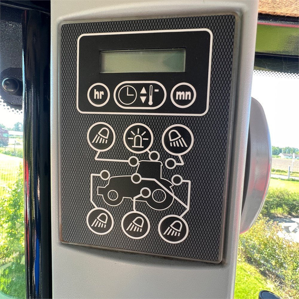 1387ed76-4ca3-46ca-8dd6-9fe22185fd01_largesize massey ferguson 6480 – 147 ch – 2008 – 7 700 h