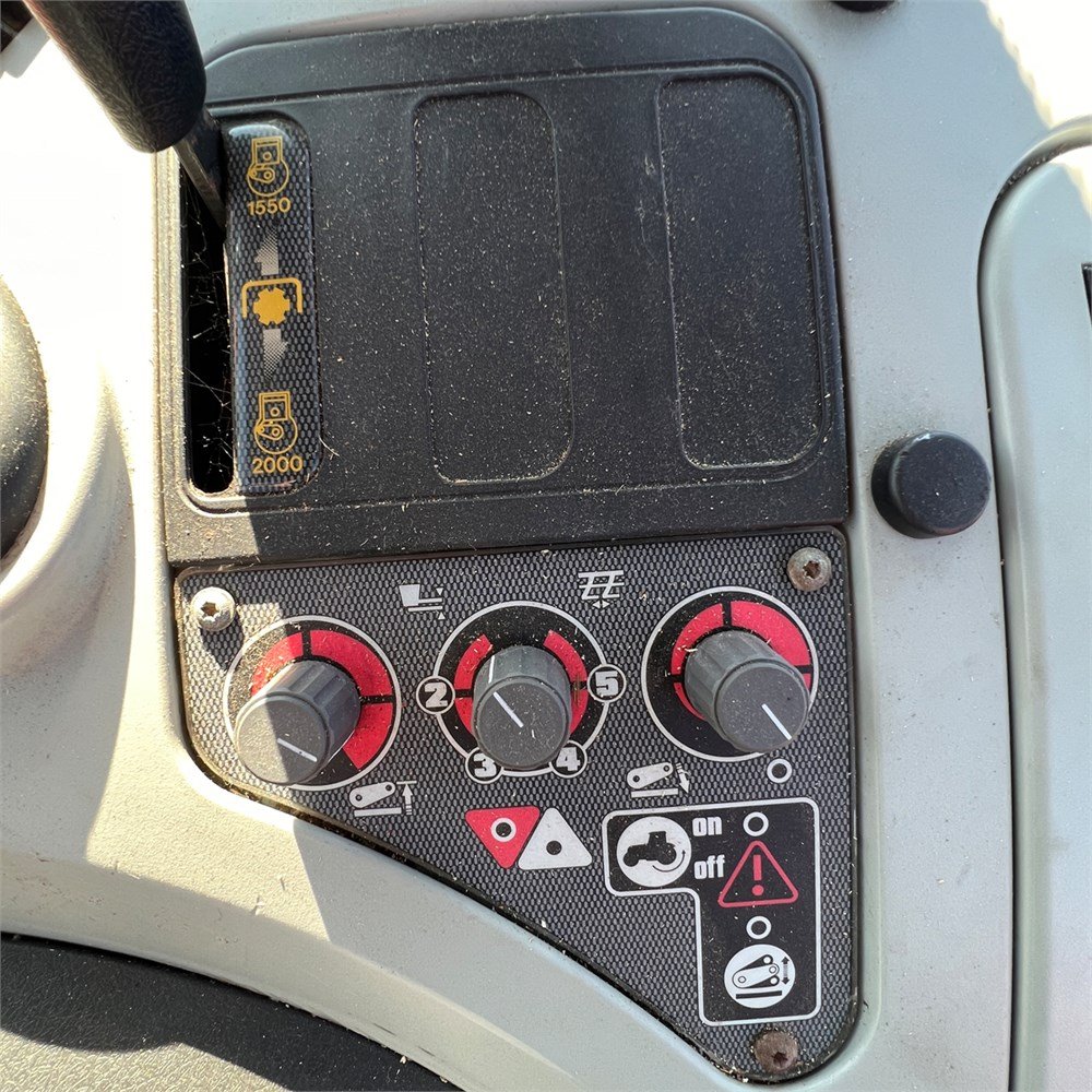 144a09ff-1e7c-4d0e-abd7-890d82d3585a_largesize massey ferguson 6480 – 147 ch – 2008 – 7 700 h