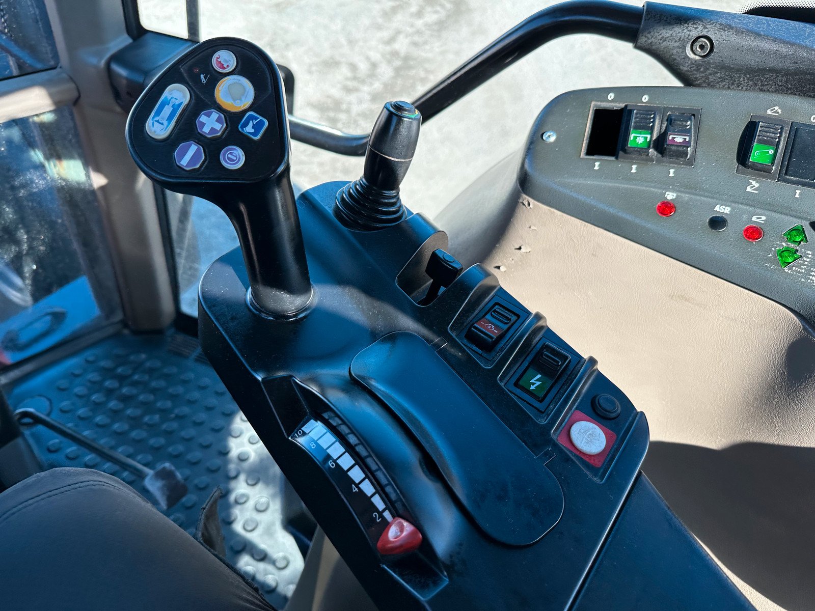 16129106-1136-401d-bfee-cec418869e5b case ih cvx 130 – 130ch – 5 600 h – 2001