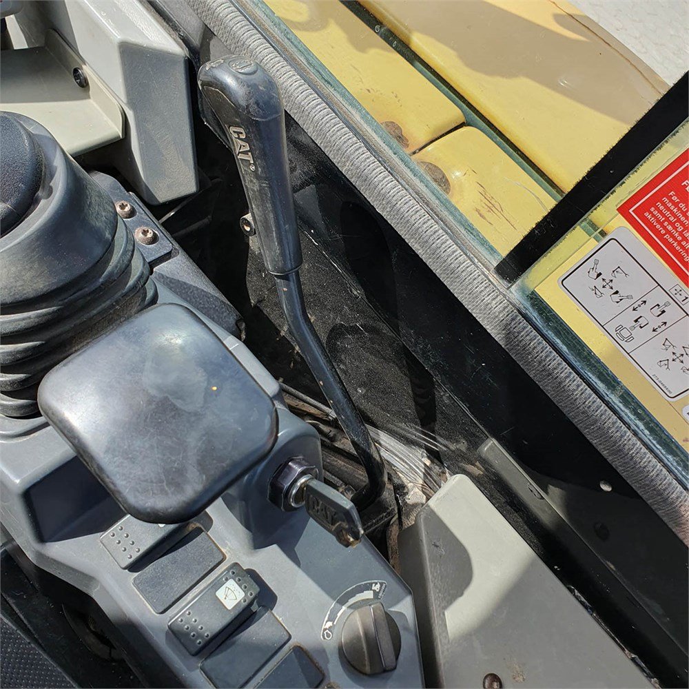 16dbd313-fd94-4fbc-94f7-4624e30bf2c8_largesize caterpillar 303.5 e cr 3t5 4 650 h 2012