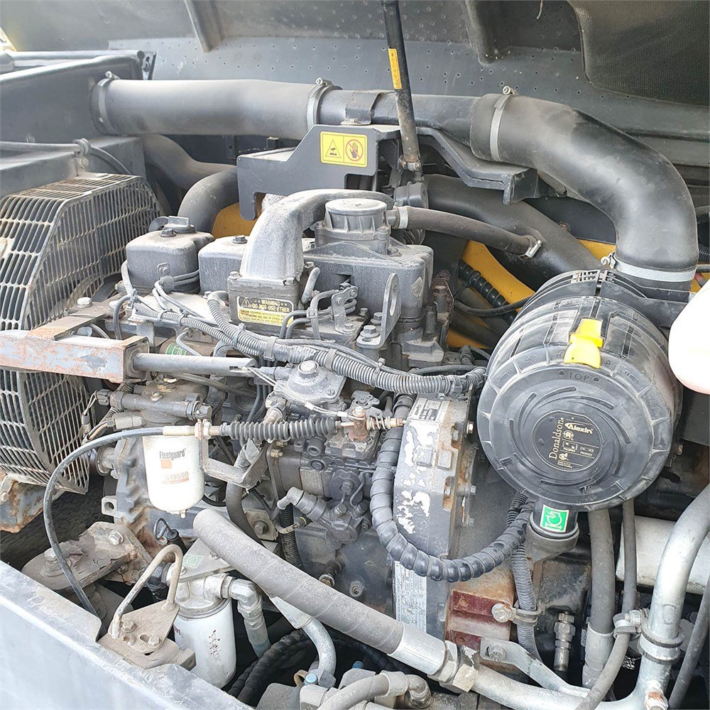 1744253f-cf64-4671-8122-ca72e936975e_largesize komatsu wh 716 – 16 m – 2 250 h – 2005