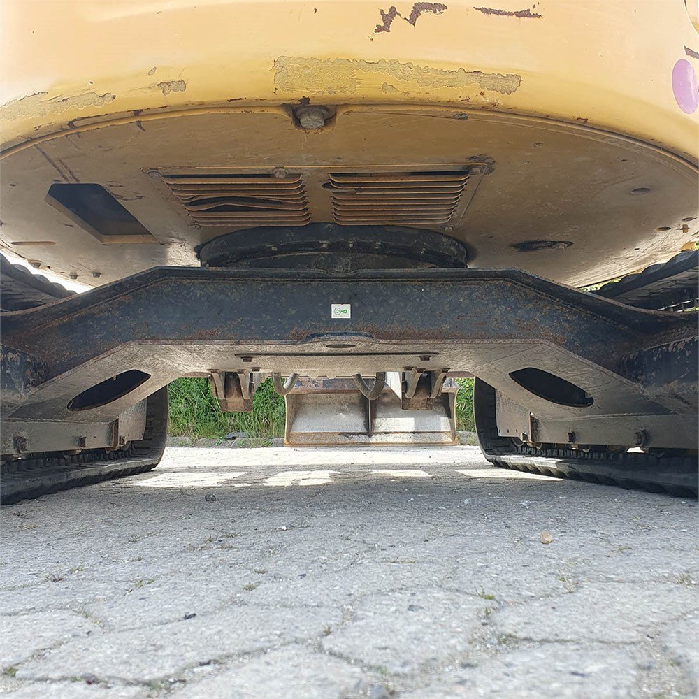 174c1730-85c5-4370-922f-cc0313ba5a21_largesize caterpillar 303.5 e cr 3t5 4 650 h 2012