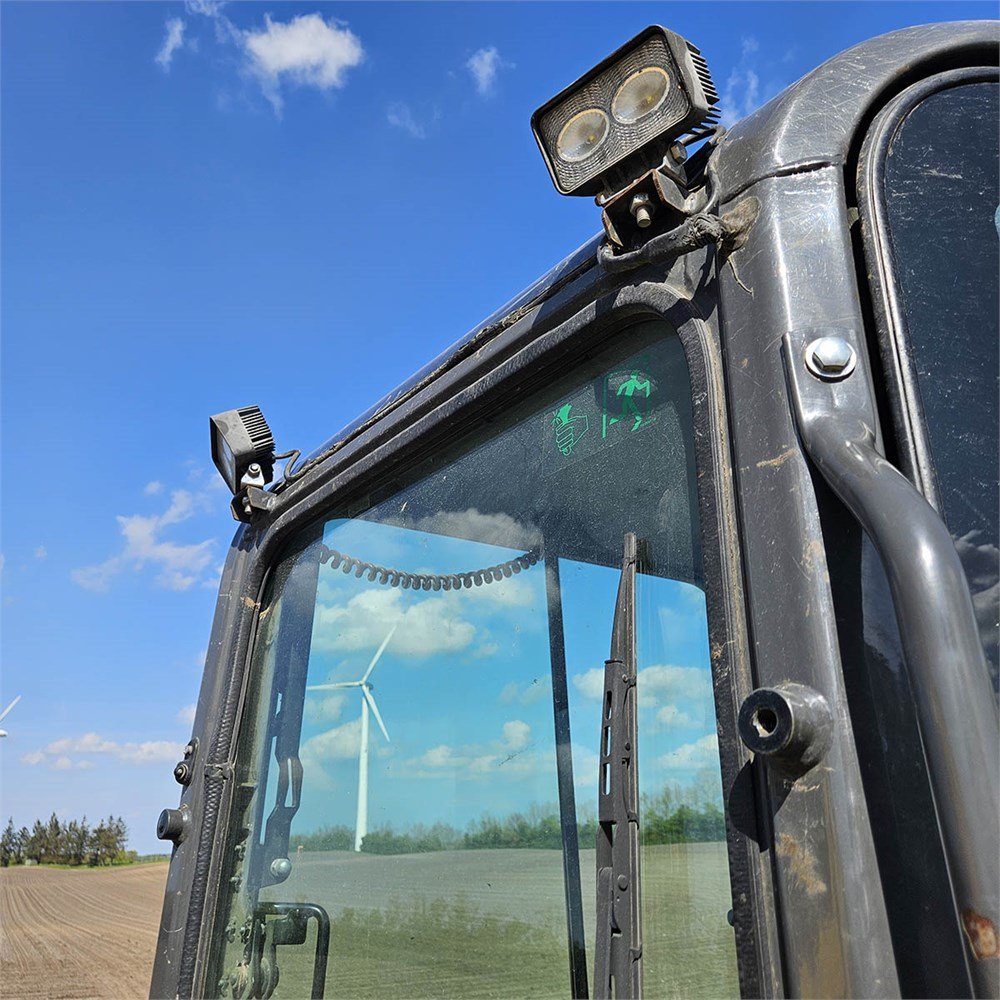 1902d9f8-6a2f-4cc0-9c7c-ec01d64d1a7a_largesize new holland e39 b 4t 2 786 h 2015