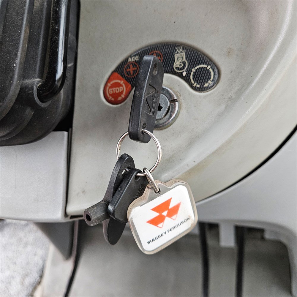 1b974e69-e343-46f0-b651-920104601a0c_largesize massey ferguson 6465 dyna 6 – 120 ch – 8 053 h – 2006