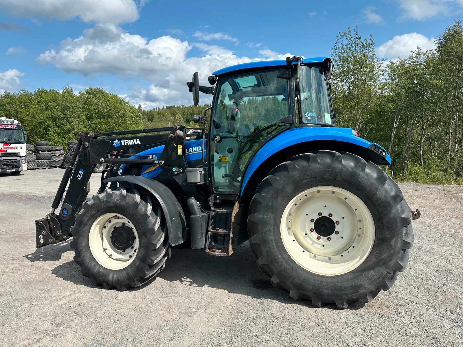 1d935fc8-24d4-40e8-a8bb-f8cb16ba440a new holland t5.115 – 115ch – 2 230 h – 2013