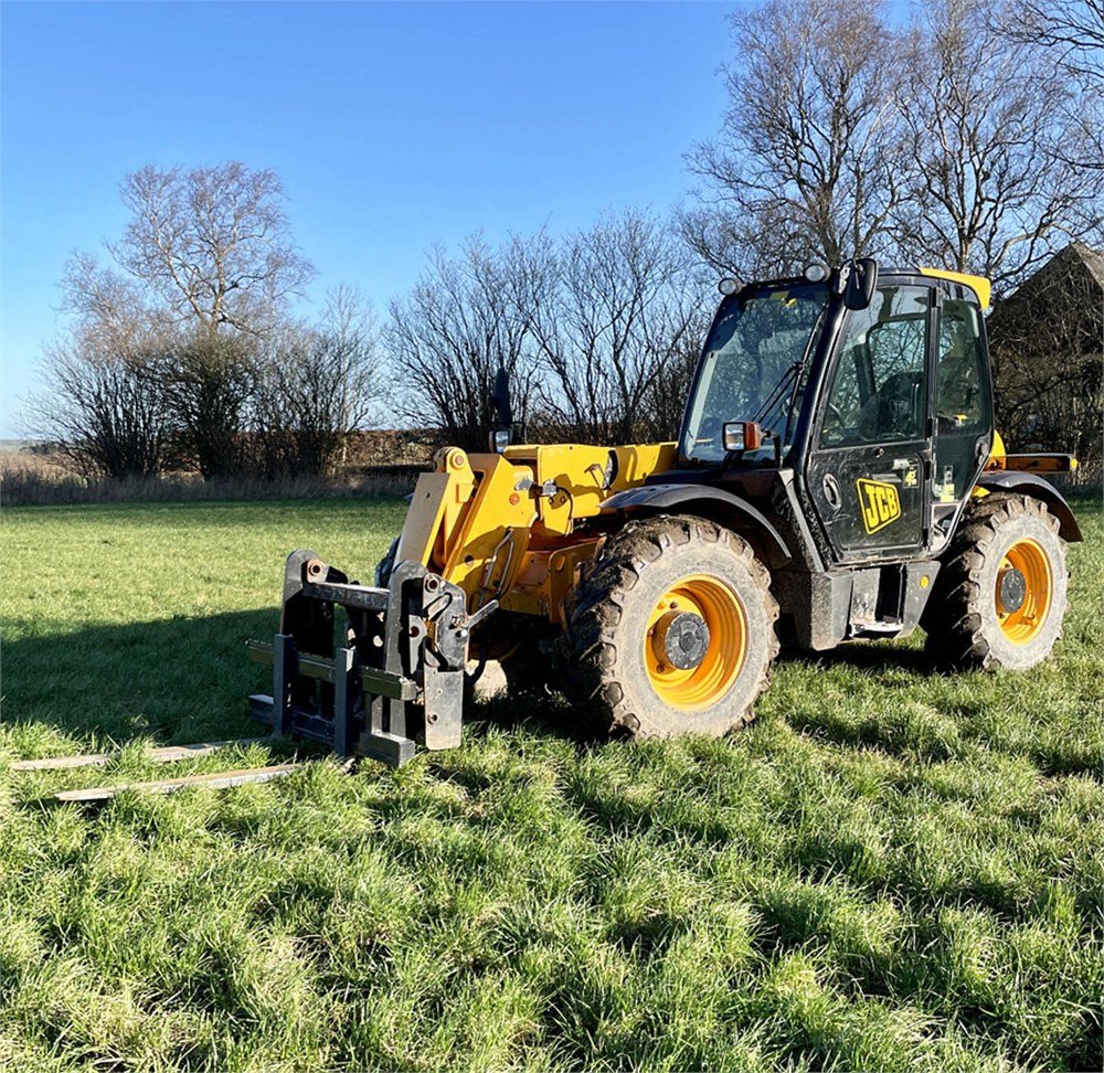 1f6edee7-b6f5-4658-9892-72a178d5ef7d_largesize jcb 531 70 – 7 m – 2 179 h – 2010