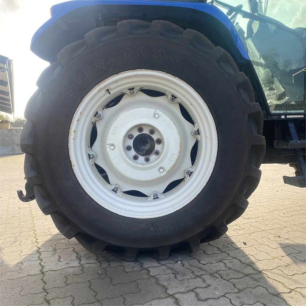 21b61cb6-ff58-499f-8e0e-cc4d10290b72_largesize new holland t 5070 – 115 ch – 2010 – 273 h
