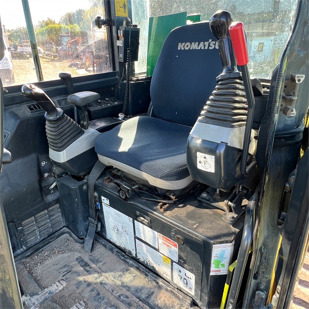 22dc6890-6efb-4843-8157-d5e5aa84ca41_largesize komatsu pc55mr 3 – 5t3 – 4 625 h – 2012