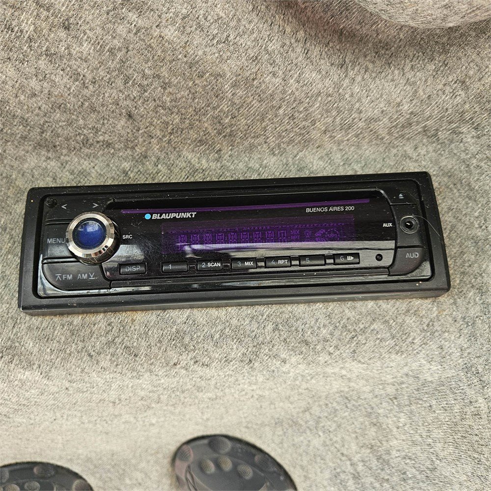 250da880-c35b-46da-a331-f3a33a00835c_largesize massey ferguson 6480 145 ch 8 574 h 2004