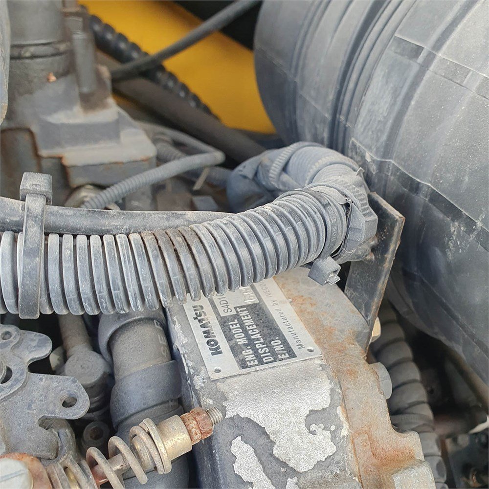 273c02bf-1c0f-457a-b912-b29c6ac32fd3_largesize komatsu wh 716 – 16 m – 2 250 h – 2005