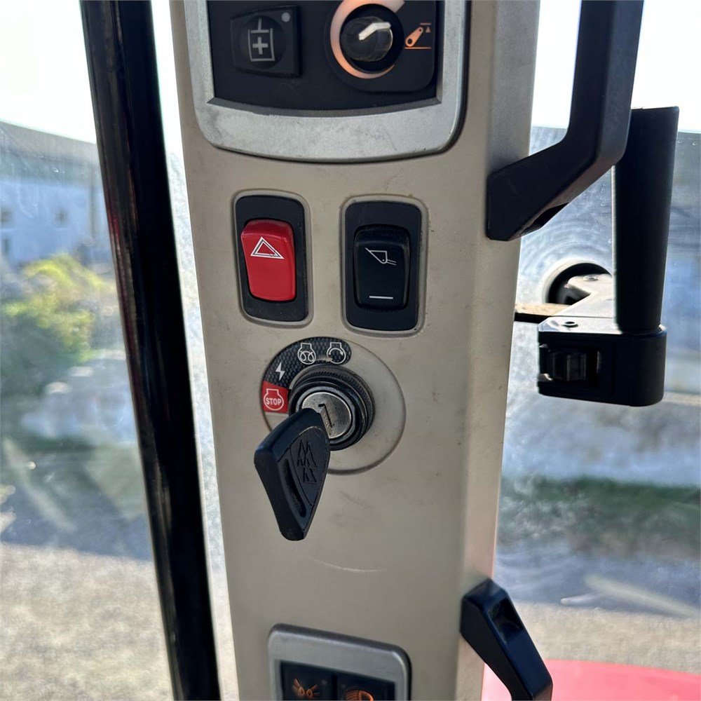 29aa114c-a391-4624-ab99-ccfe39da4fd5_largesize massey ferguson 6615 dyna 6 – 150 ch – 2014 – 5 390 h