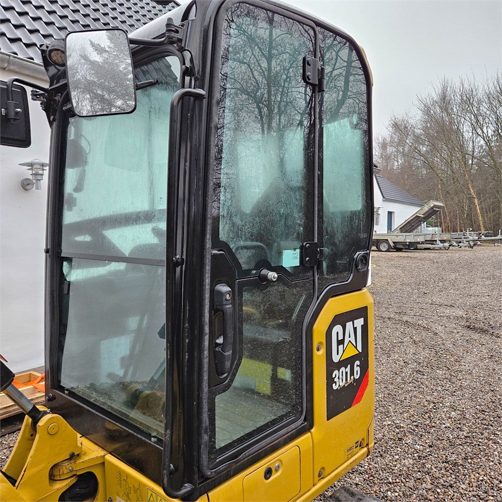 2a06280d-7da9-4a80-967f-5a204cfcbc54_largesize caterpillar 301.6 – 2t – 2 895 h – 2019