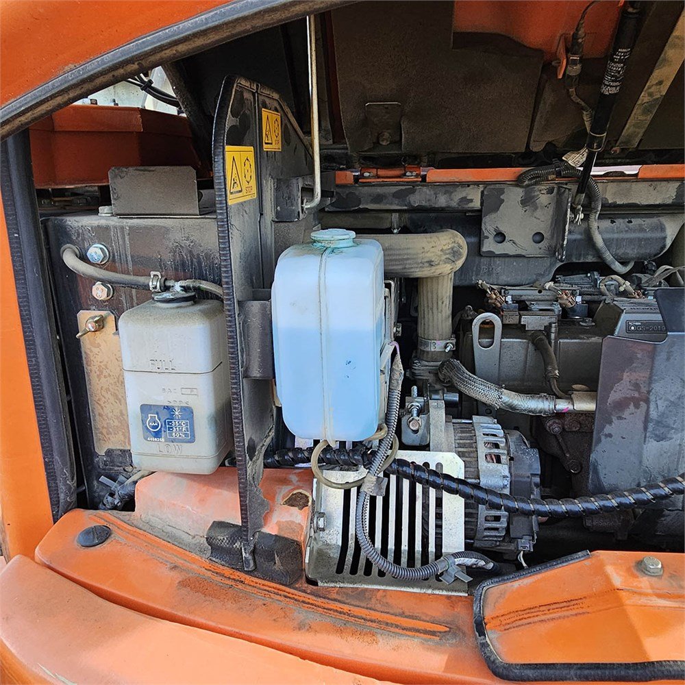 2b7b008a-a4e9-4e4a-8310-89c73e887013_largesize hitachi zx85usb 6 8t6 3 141 h 2020