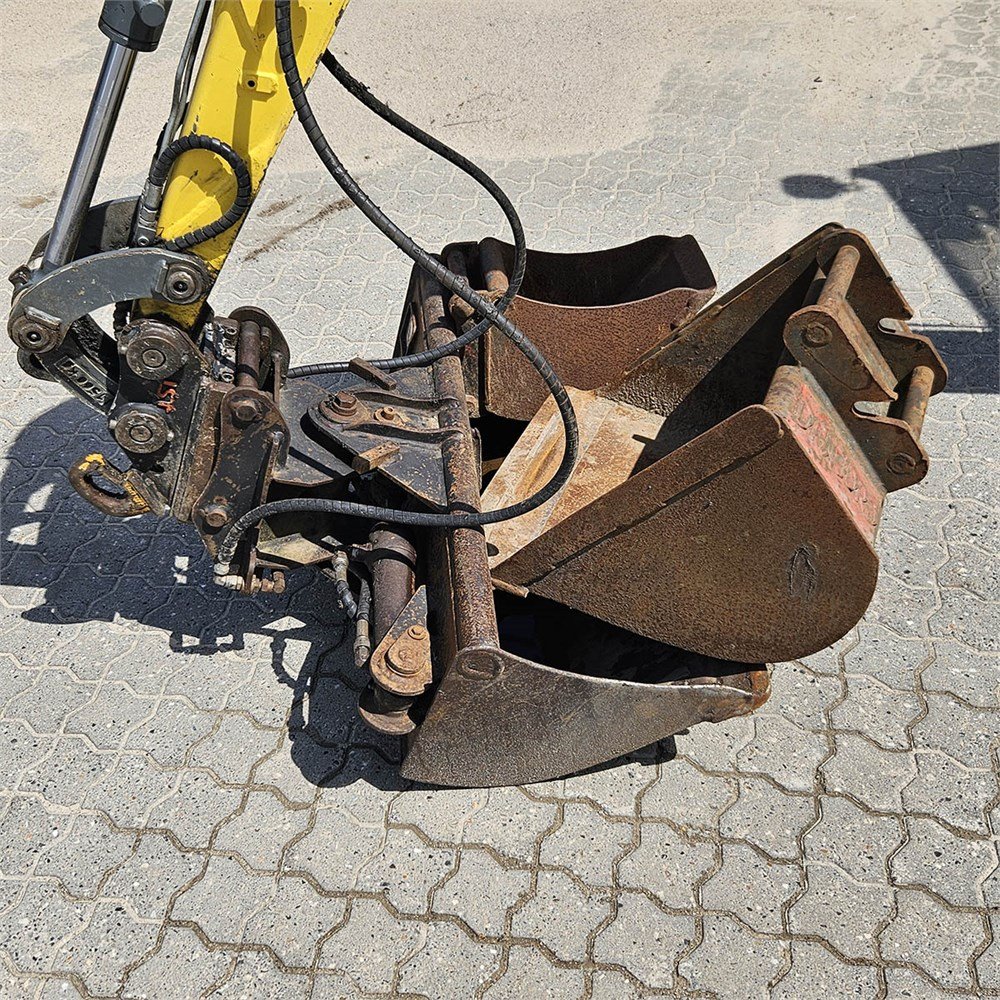 2c2262d4-0d8d-4e03-a76e-8dd2a1677de0_largesize wacker neuson et18 2t 2 583 h 2016