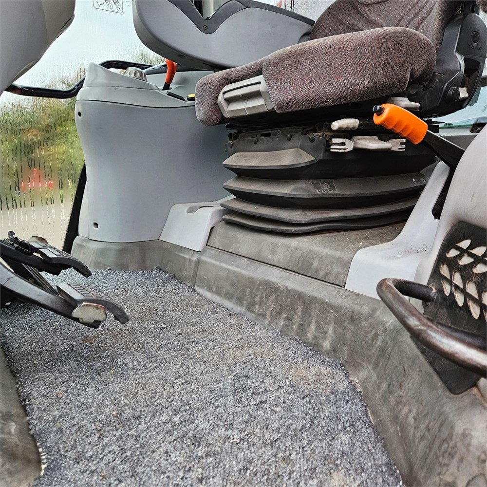 2cdcdf28-74e5-485a-a51d-b538acf920d0_largesize massey ferguson 6465 dyna 6 – 120 ch – 8 053 h – 2006