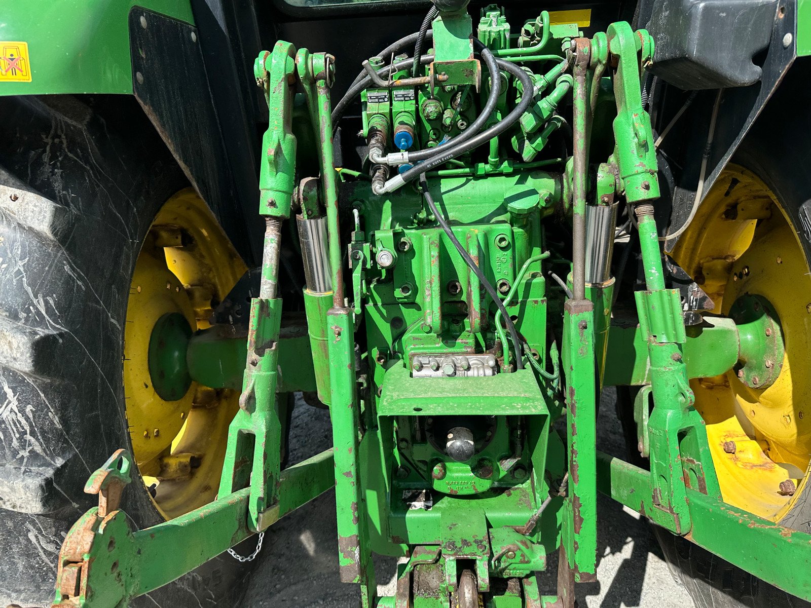 2dd065b7-c984-4c90-8d87-c8157048ef81 john deere 5090r – 98 ch – 3 985 h – 2009
