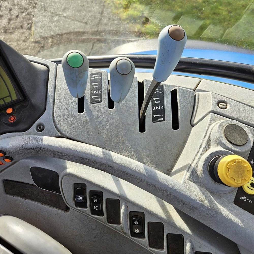 2e20cdf8-4617-4150-99e2-4056fc5d2c57_largesize new holland t6020 – 112 ch – 2010 – 2612 h