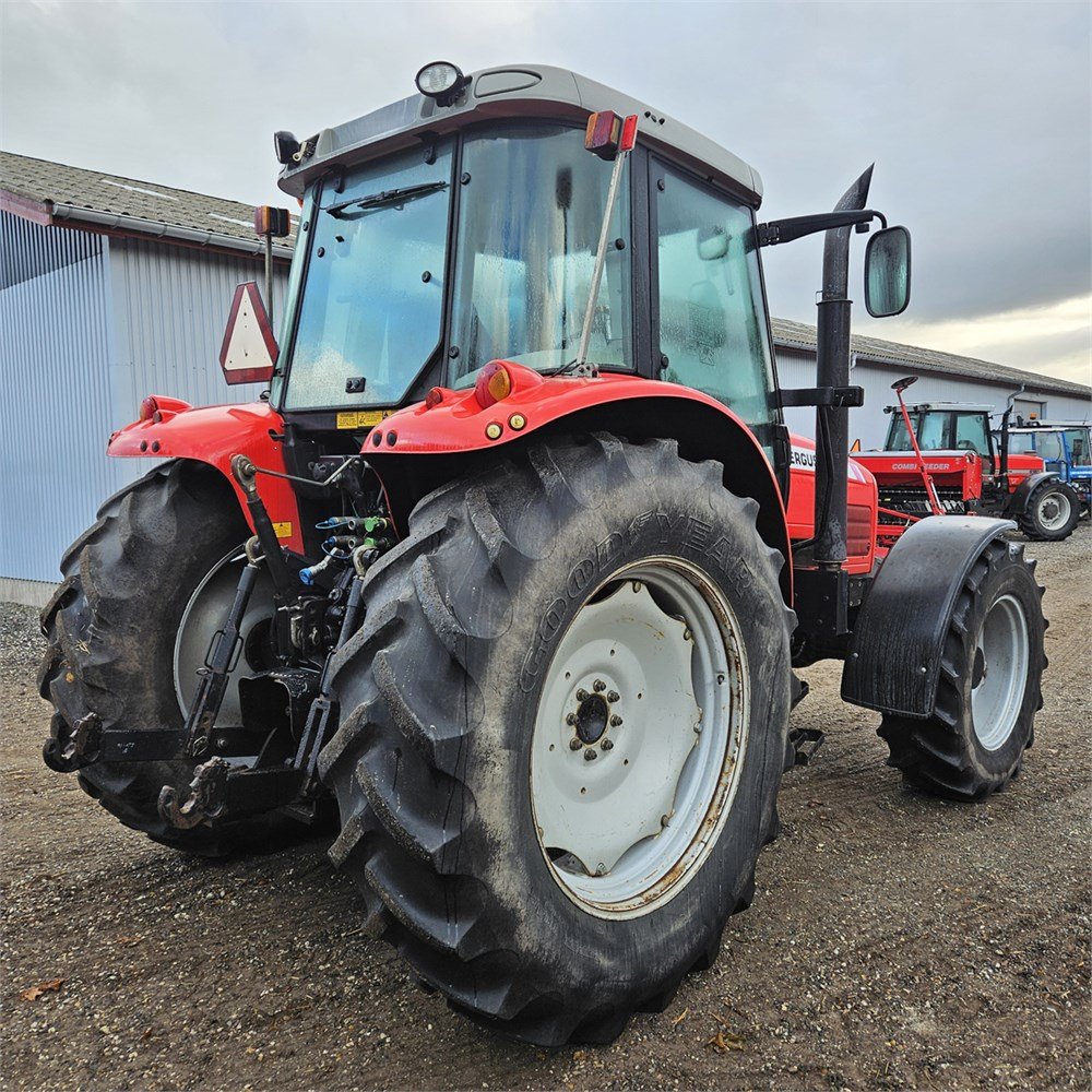 2e89319f-788f-4e7d-beba-4d56a46cbdb2_largesize massey ferguson 5465 – 109 ch – 5 715 h – 2005