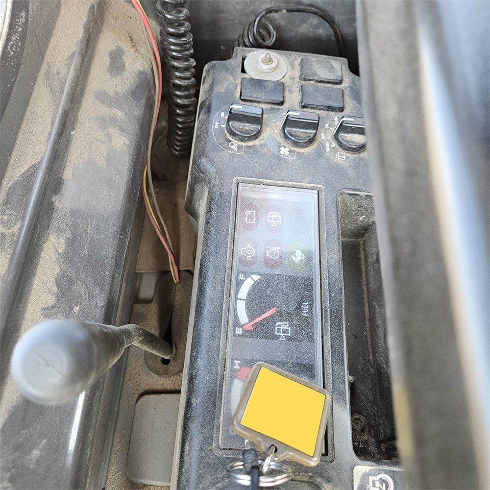 2f18d54e-6bd4-4527-8543-b17c7b163c50_largesize new holland e39 b 4t 2 786 h 2015