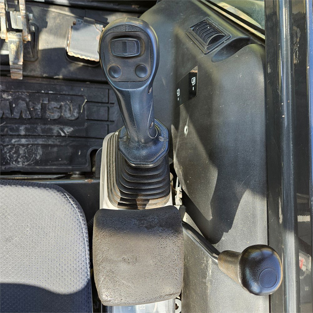 3218c6da-9df2-40e0-ac3f-bf678ca92a3c_largesize komatsu pc55mr 3 – 5t5 – 4 810 h – 2011