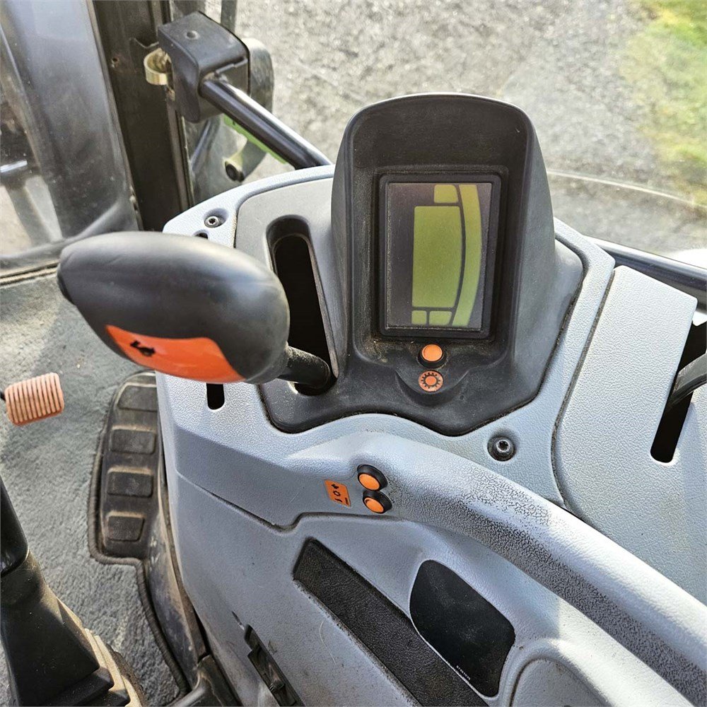 37f8076f-8bb2-462e-801c-4a7335d2cbd1_largesize new holland t6020 – 112 ch – 2010 – 2612 h