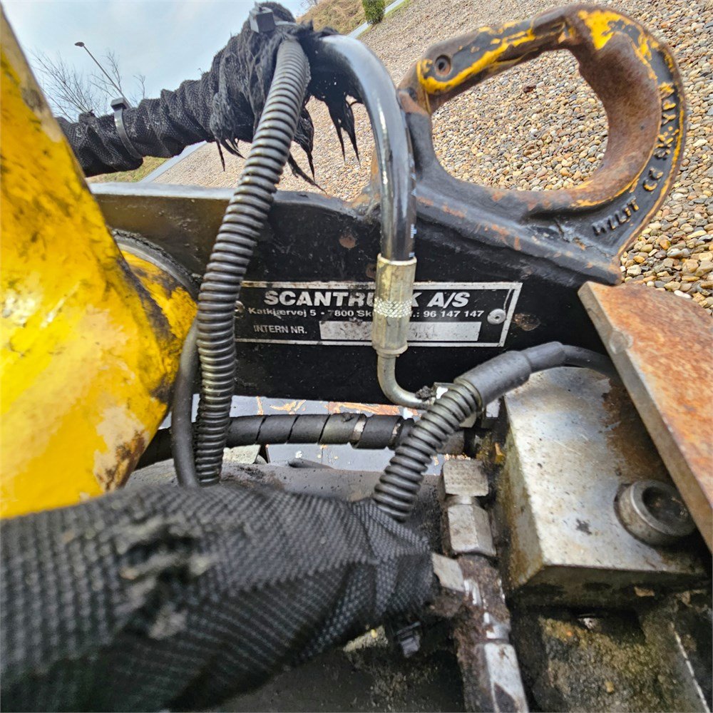 387a023a-2d16-45ef-9d21-fc1444836575_largesize komatsu pc20r 5 2t 1 169 h 2022