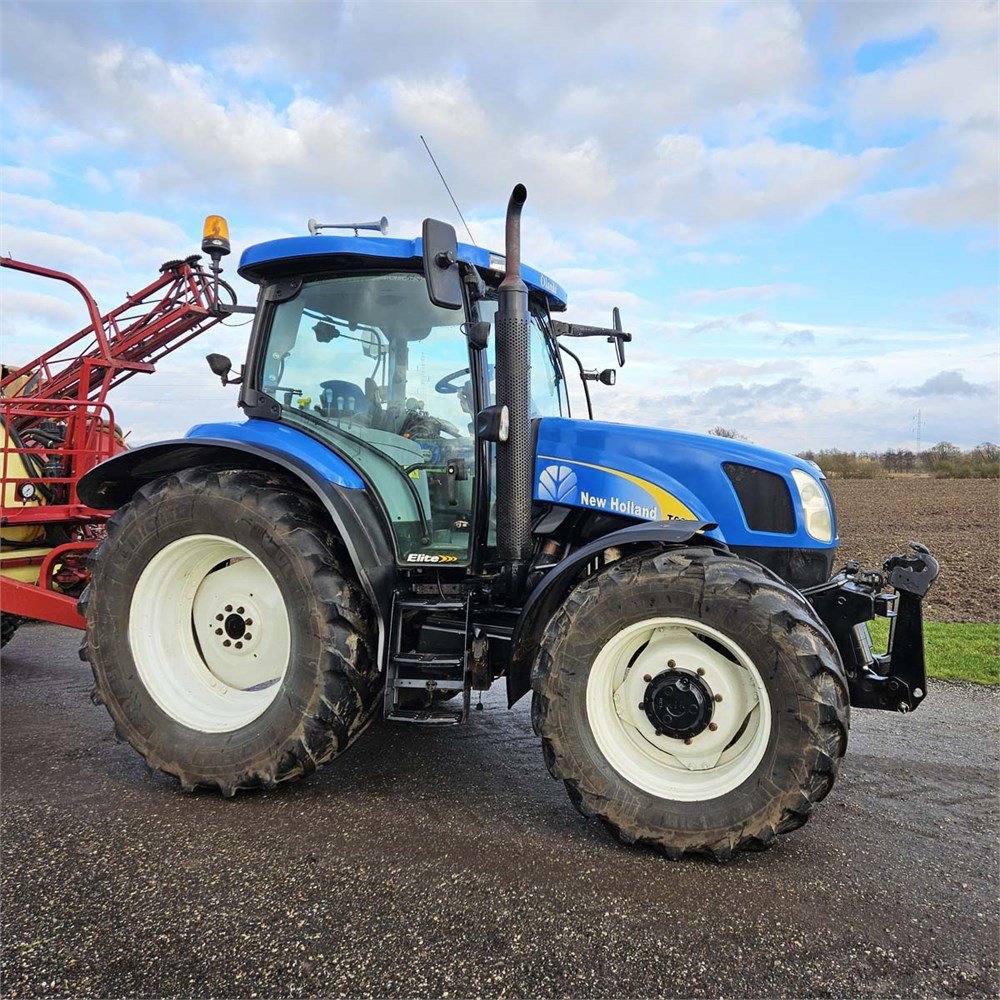 39cab050-7635-4cd1-a441-8c1651c528fa_largesize new holland t6020 – 112 ch – 2010 – 2612 h