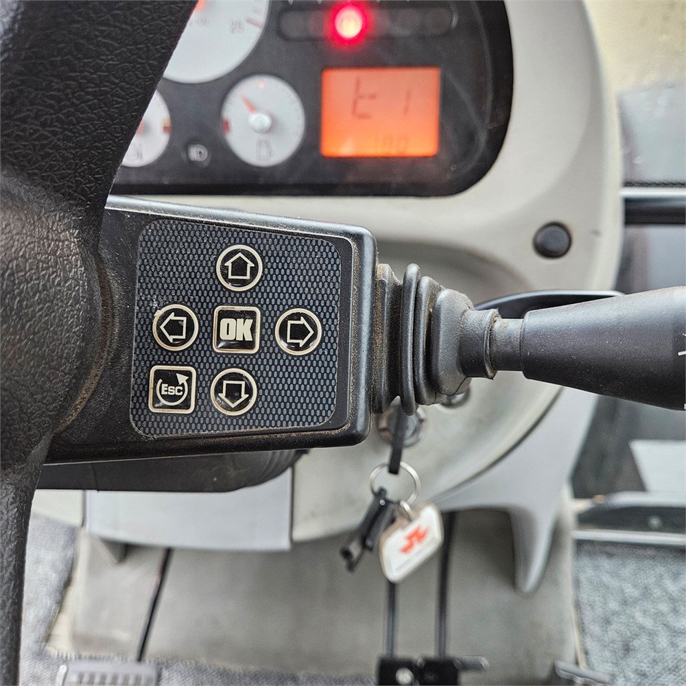 39dfb1af-a229-4838-a313-50ebdfd47cc3_largesize massey ferguson 6465 dyna 6 – 120 ch – 8 053 h – 2006