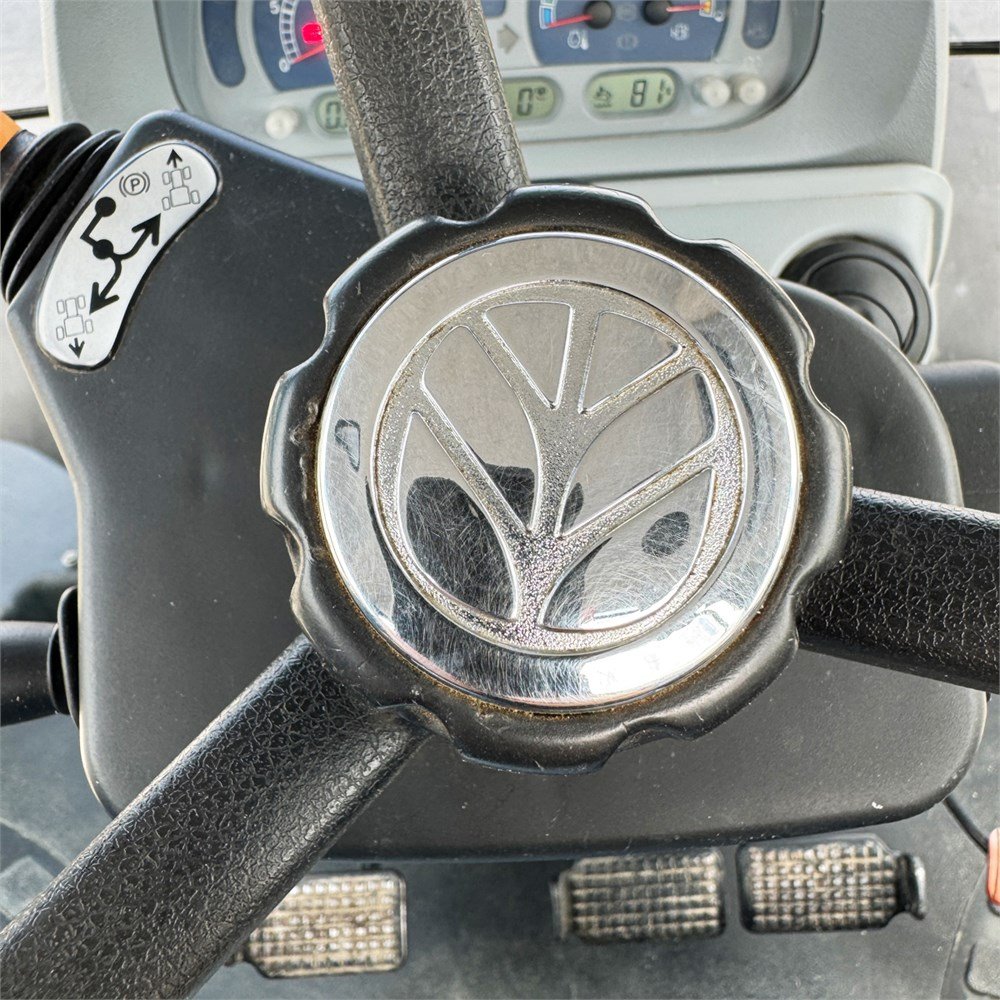 3ae179c9-993c-4039-8db1-62723fa34e2e_largesize new holland t 7.250 auto command – 200 ch – 2012 – 7 775 h