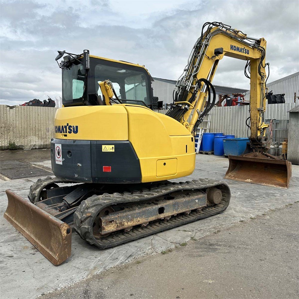 3b5bb919-2a49-4ab5-a246-05b351fd6ce0_largesize komatsu pc88mr 8 8t8 5 250 h 2014