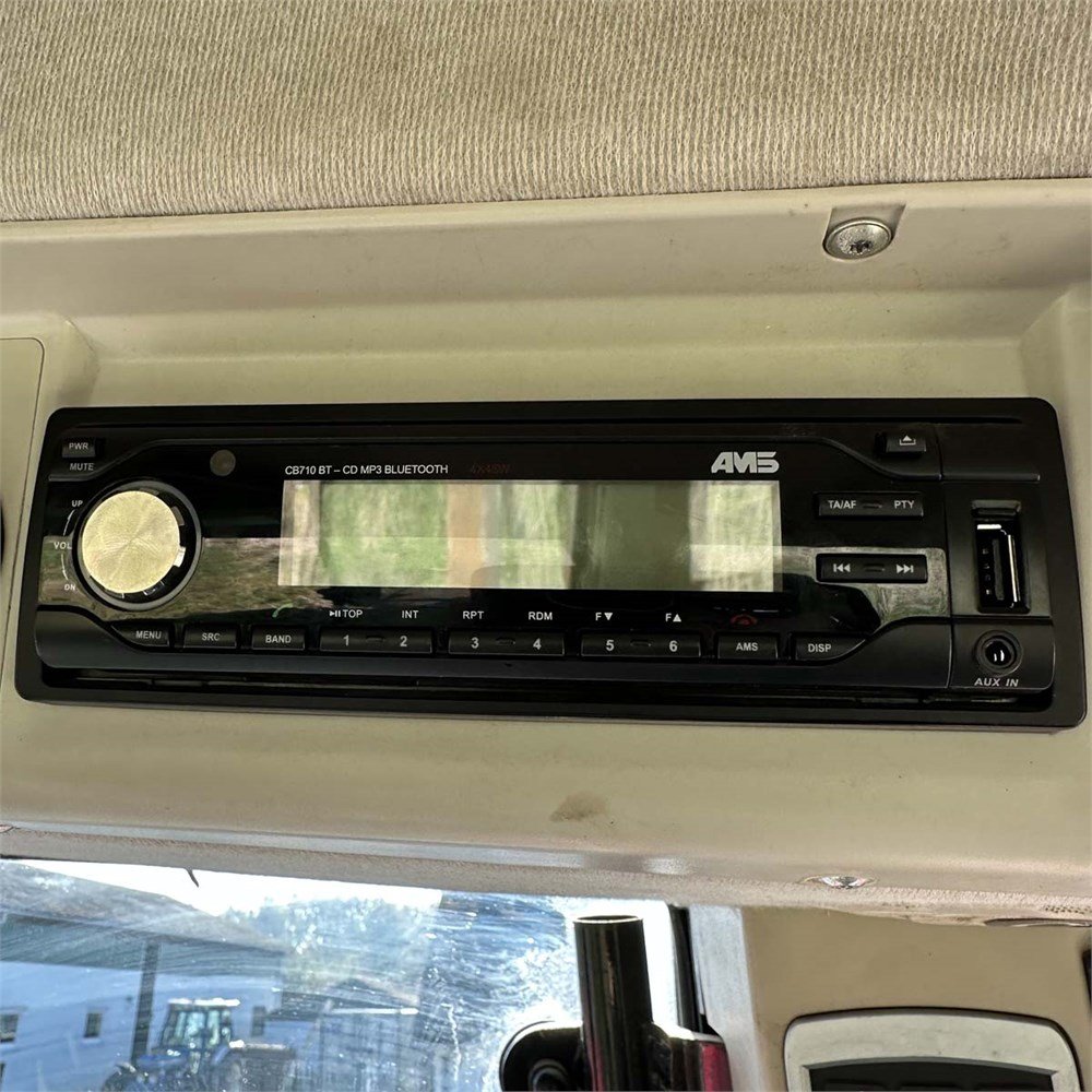 3c4a27f6-bb2a-488b-996d-fddaed16374c_largesize massey ferguson 6615 dyna 6 – 150 ch – 2014 – 5 390 h