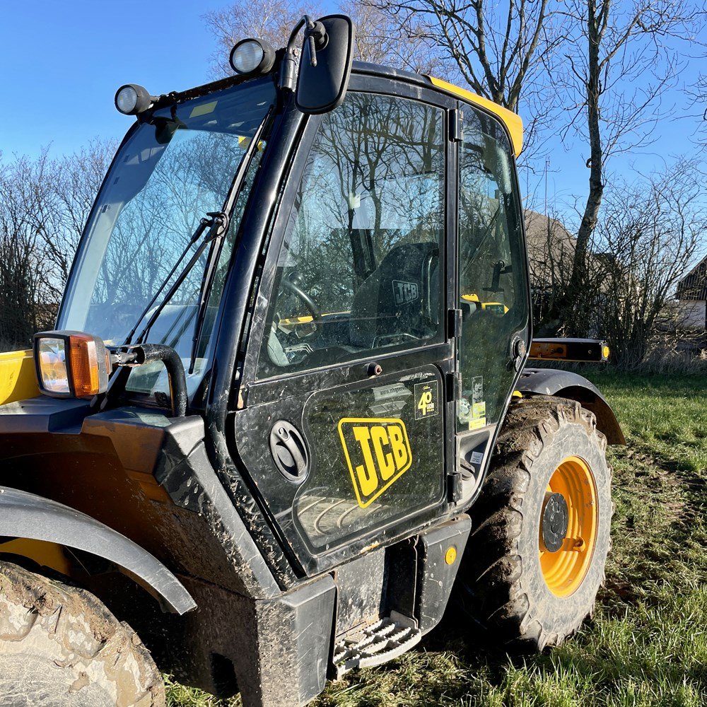 3ca31450-75e1-4f24-904e-50cb6c45de05_largesize jcb 531 70 – 7 m – 2 179 h – 2010