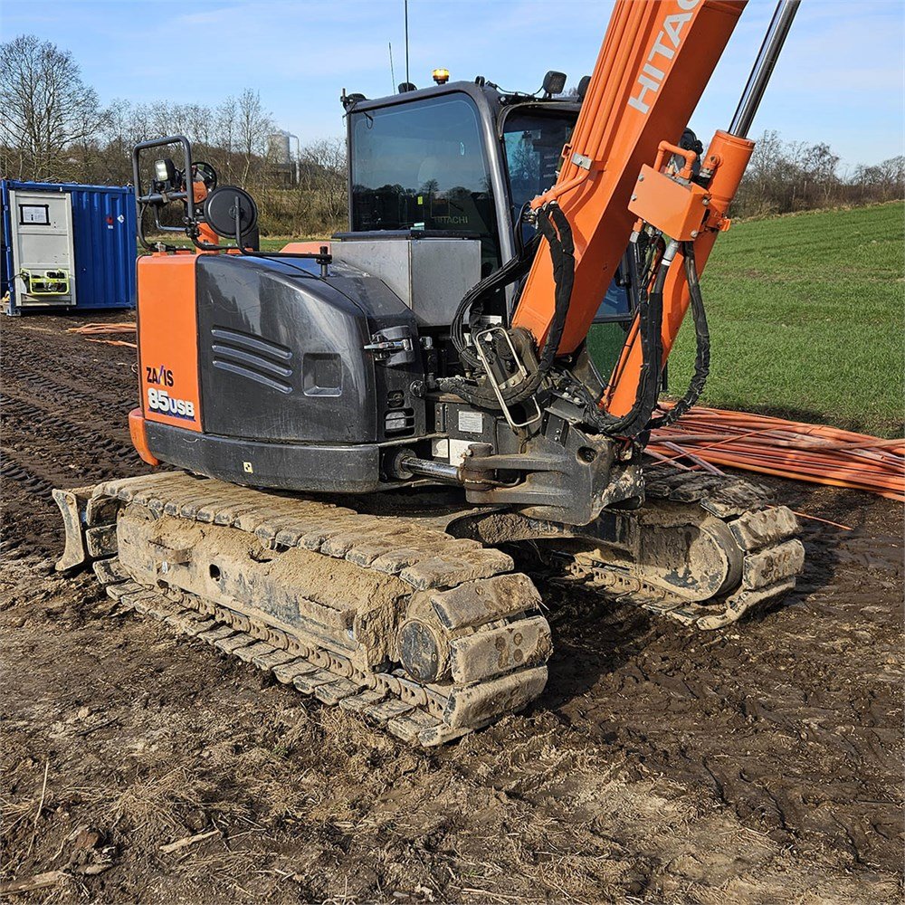 3f1f18ed-747b-4d71-aa10-e792324a5ee0_largesize hitachi zx85usb 6 8t6 3 141 h 2020