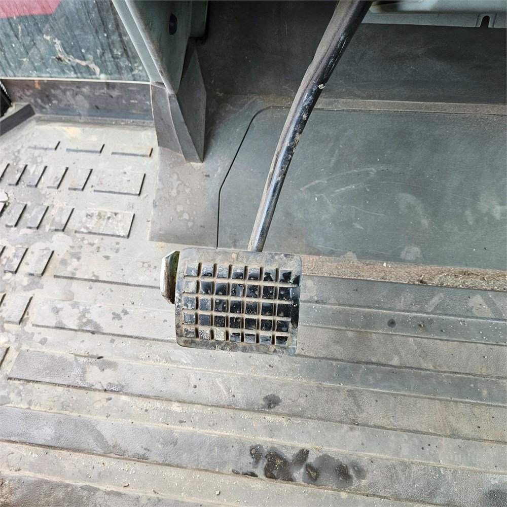 3f9f4a88-d0c3-4ce9-8064-9f614ad37b19_largesize massey ferguson 5465 – 109 ch – 5 715 h – 2005