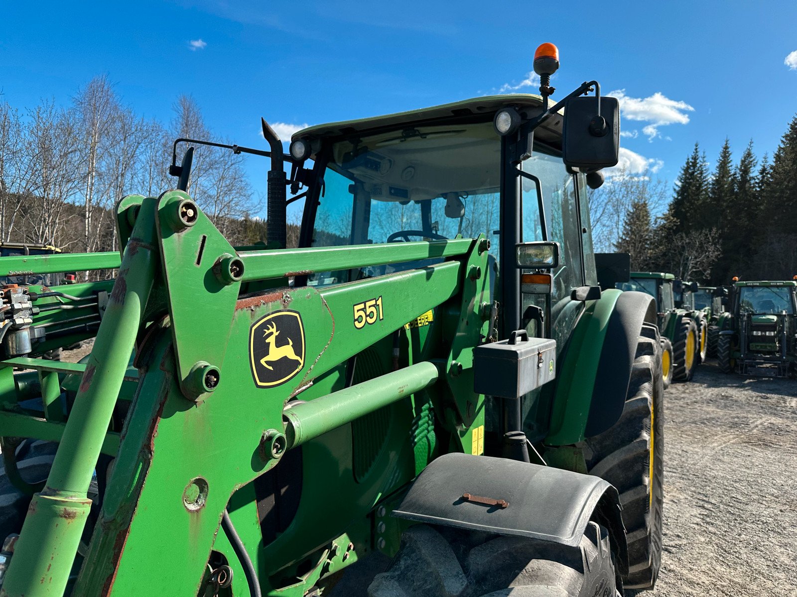 437dd44f-83b2-4f58-95a0-4ad757828c8a john deere 5820 88 ch 5 384 h 2005