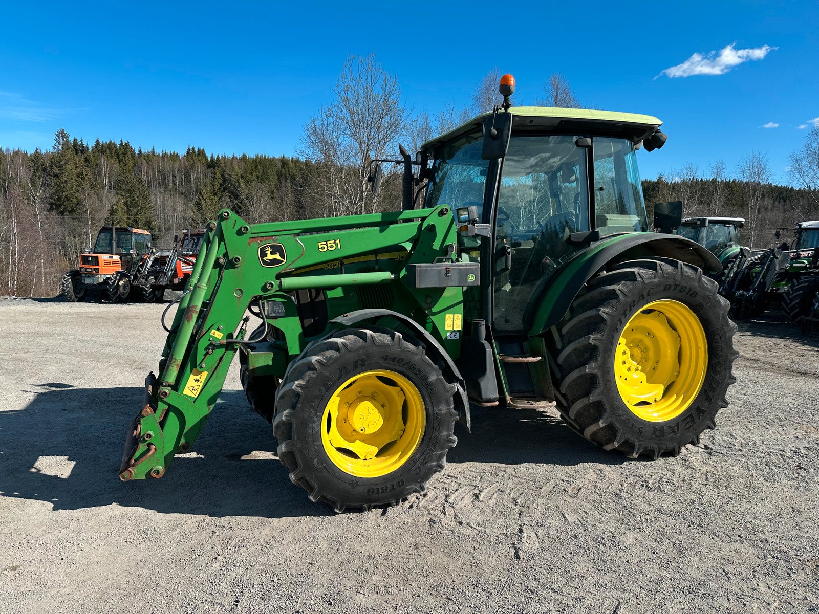 44643439-2dd4-4a0d-a585-4728b7e81ecc john deere 5820 88 ch 5 384 h 2005