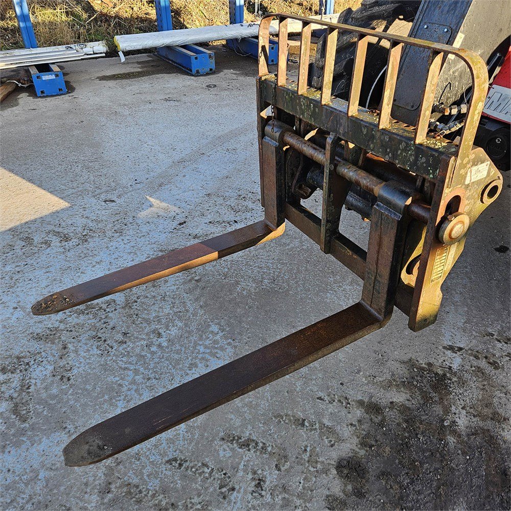 48f1f126-ce26-4b41-846e-b5efb4717c91_largesize manitou mt932 easy 75d – 9 m – 1 555 h – 2017