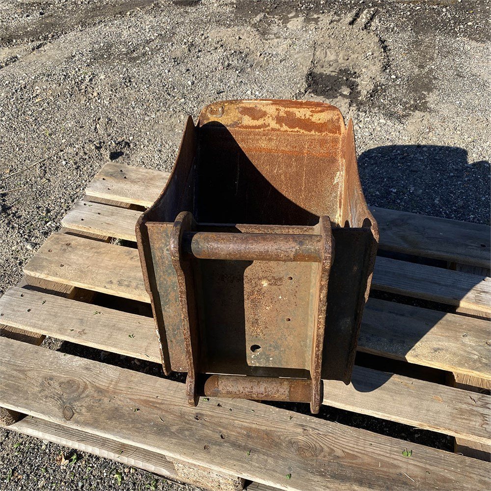 49141683-2d38-4c40-88b6-95db2322884f_largesize caterpillar 302.2d – 2t2 – 5 415 h – 2013