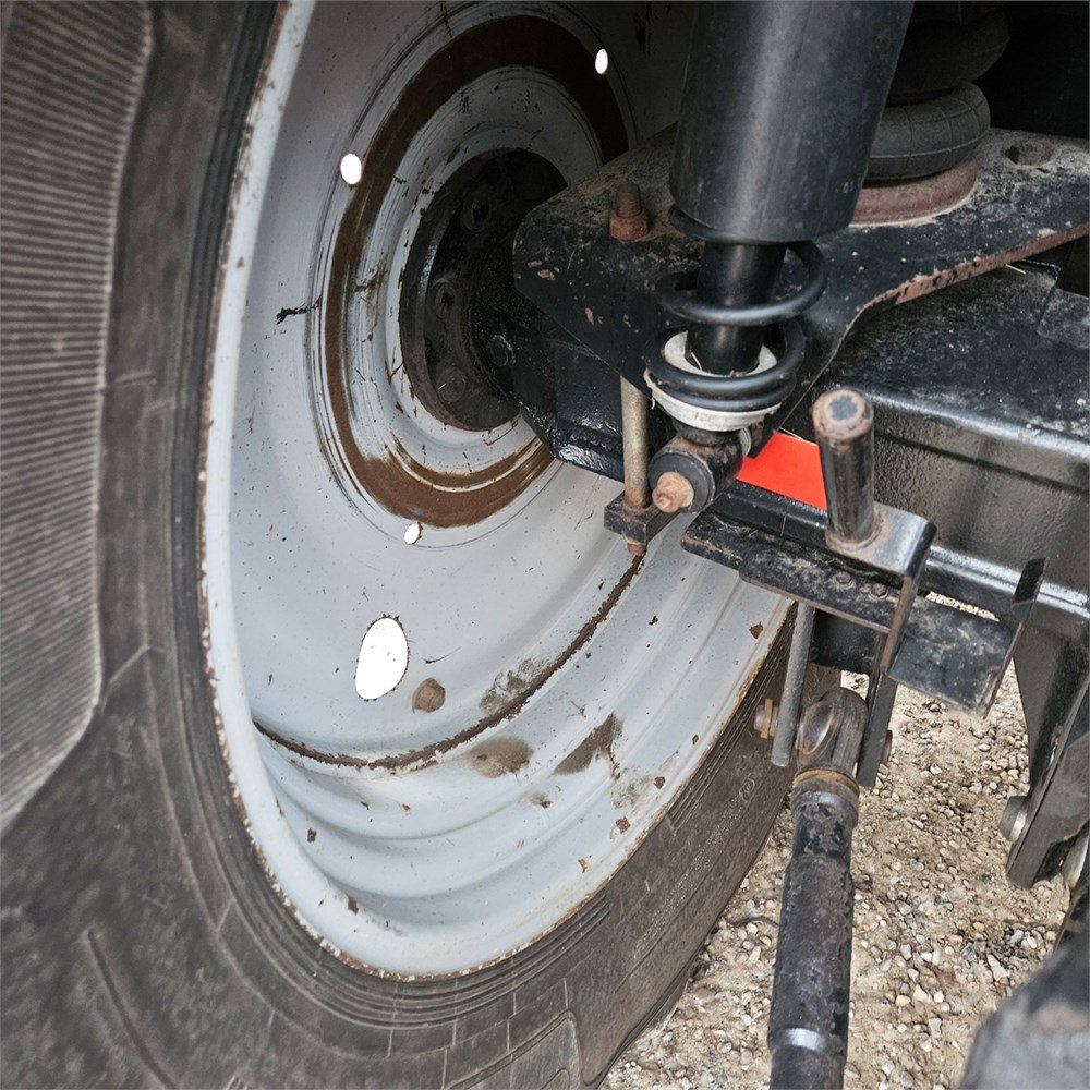 4ce210e2-6243-4992-9351-82eccca7daed_largesize massey ferguson 6465 dyna 6 – 120 ch – 8 053 h – 2006