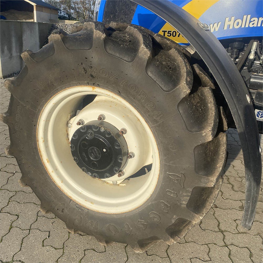 4e3f688c-aed7-4b50-9e95-6d9abd220857_largesize new holland t 5070 – 115 ch – 2010 – 273 h